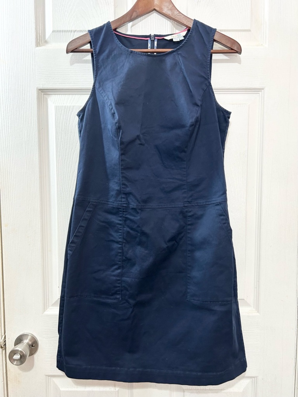Boden Navy Classic Sleeveless Shift Dress. Back zipper. Pockets. Size 8